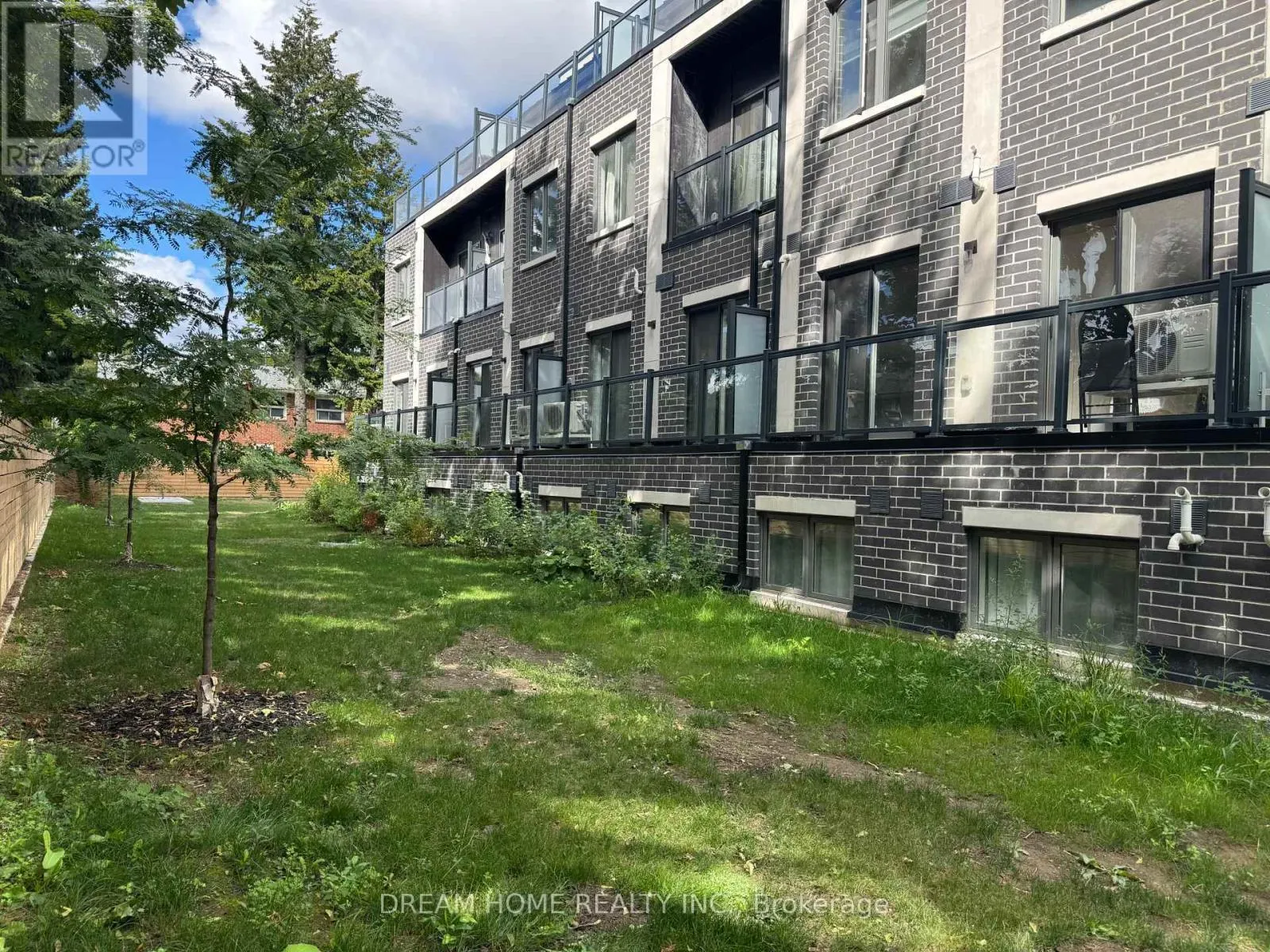 205 - 3425 SHEPPARD AVENUE E