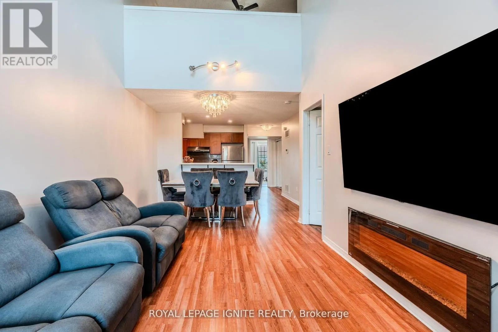 3 - 120 PETRA WAY