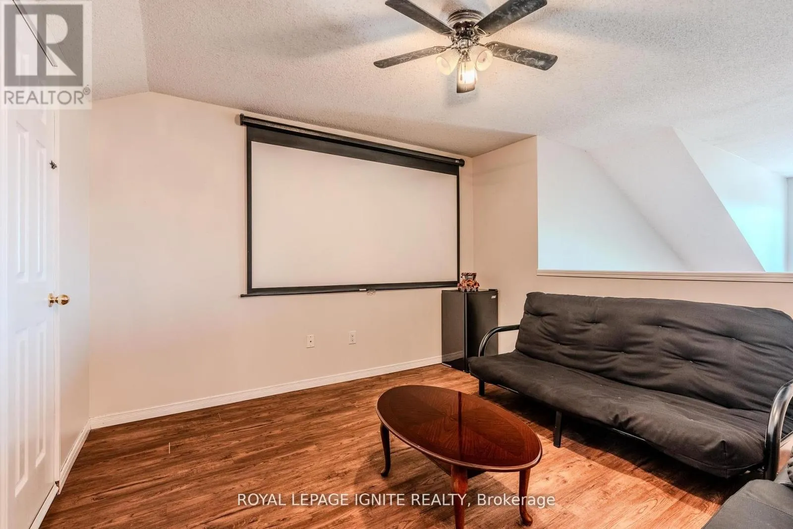 3 - 120 PETRA WAY