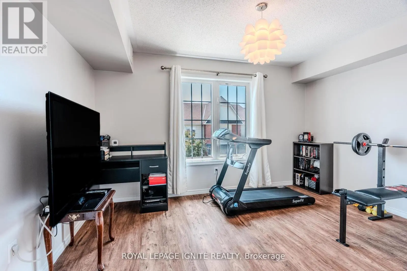 3 - 120 PETRA WAY