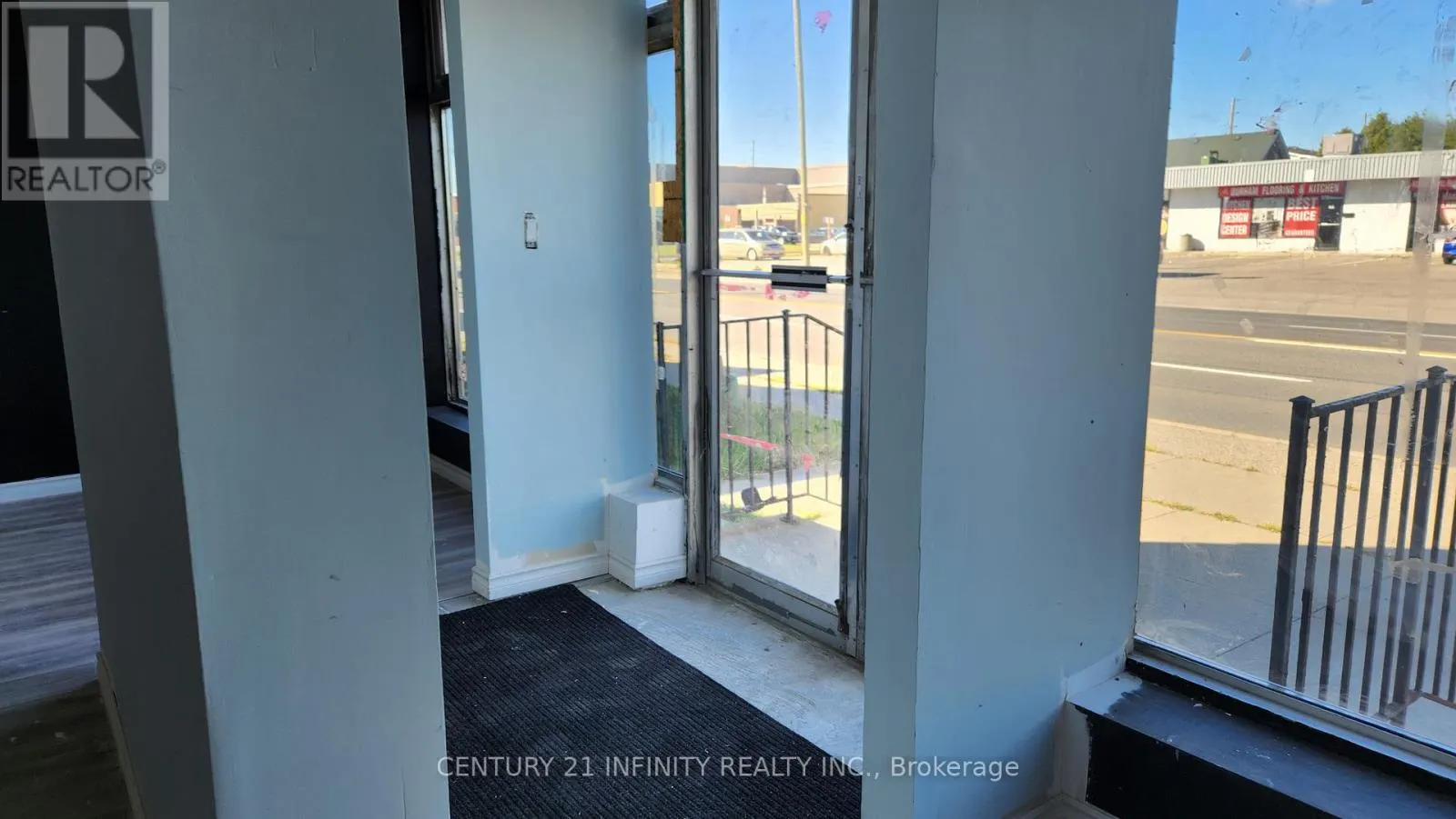A - 555 RITSON ROAD S, #A