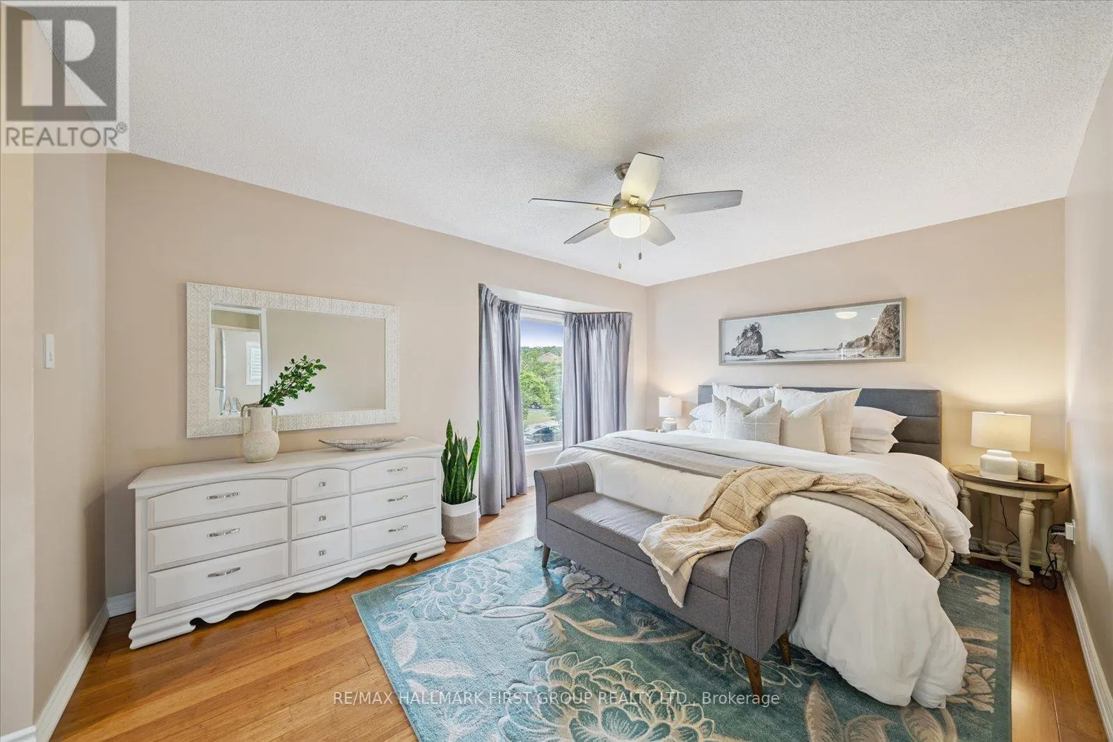 204 LAKE DRIVEWAY DRIVE W