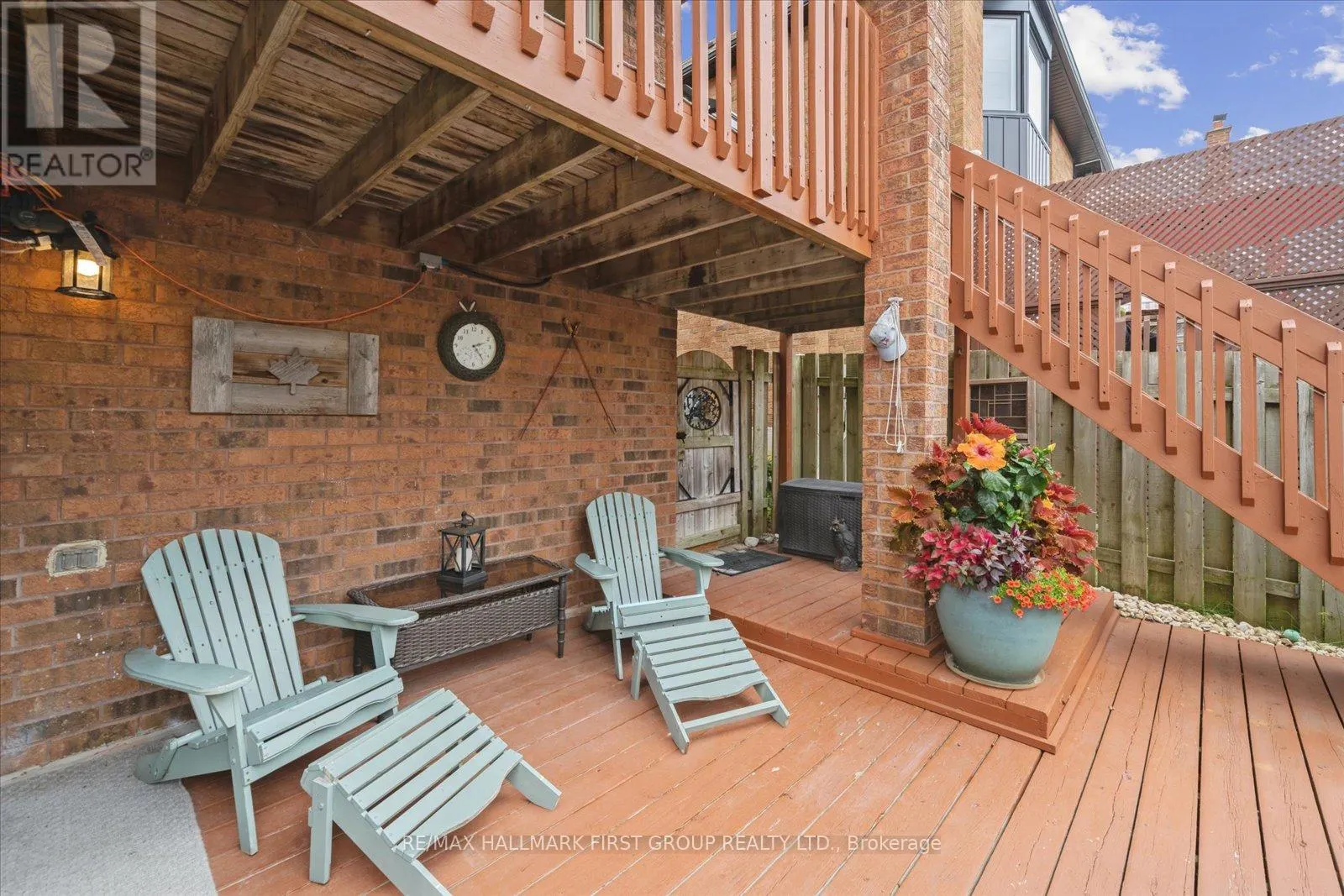 204 LAKE DRIVEWAY DRIVE W