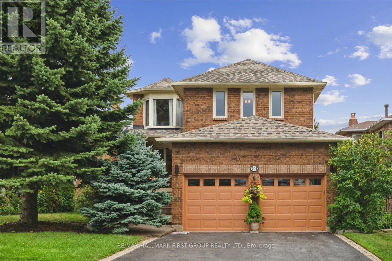 204 LAKE DRIVEWAY DRIVE W