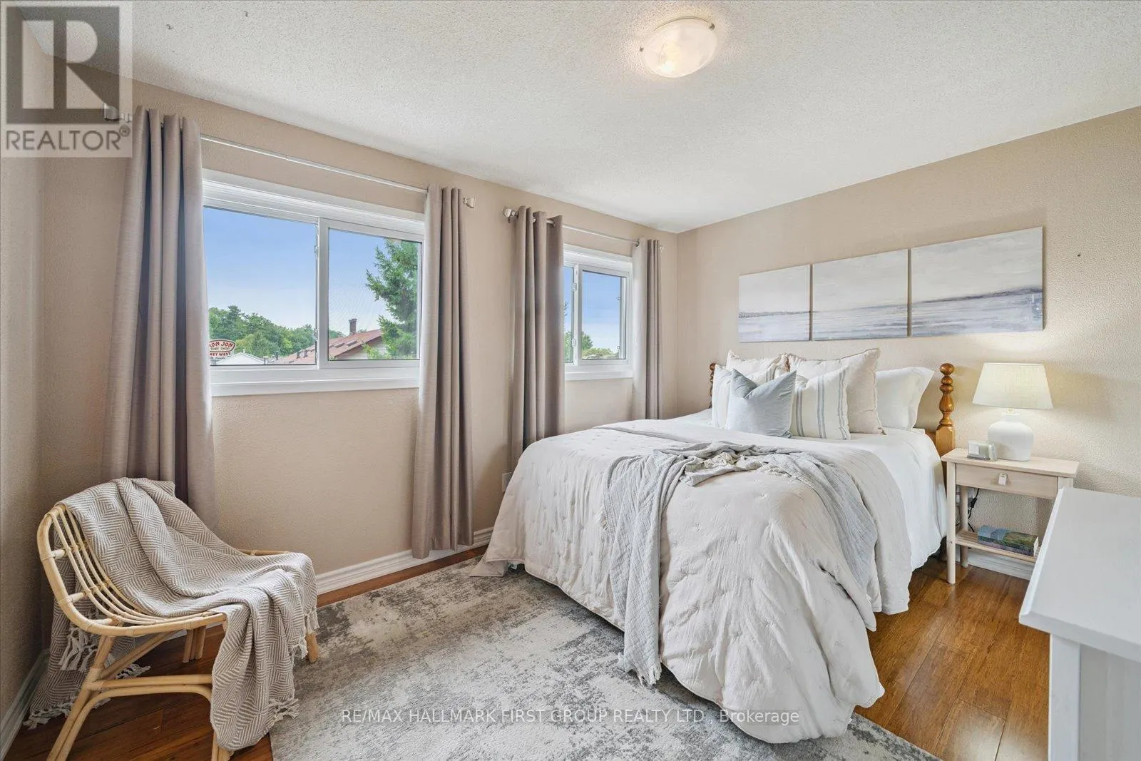 204 LAKE DRIVEWAY DRIVE W