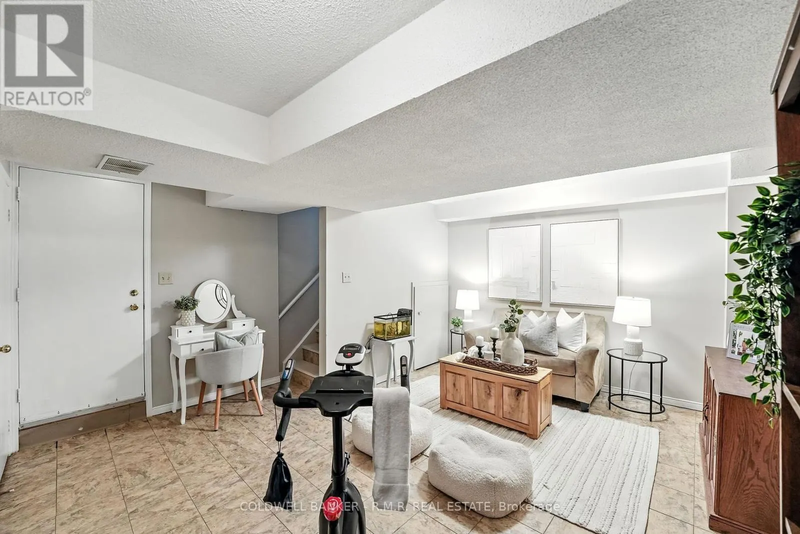 14 - 1801 NICHOL AVENUE, #14