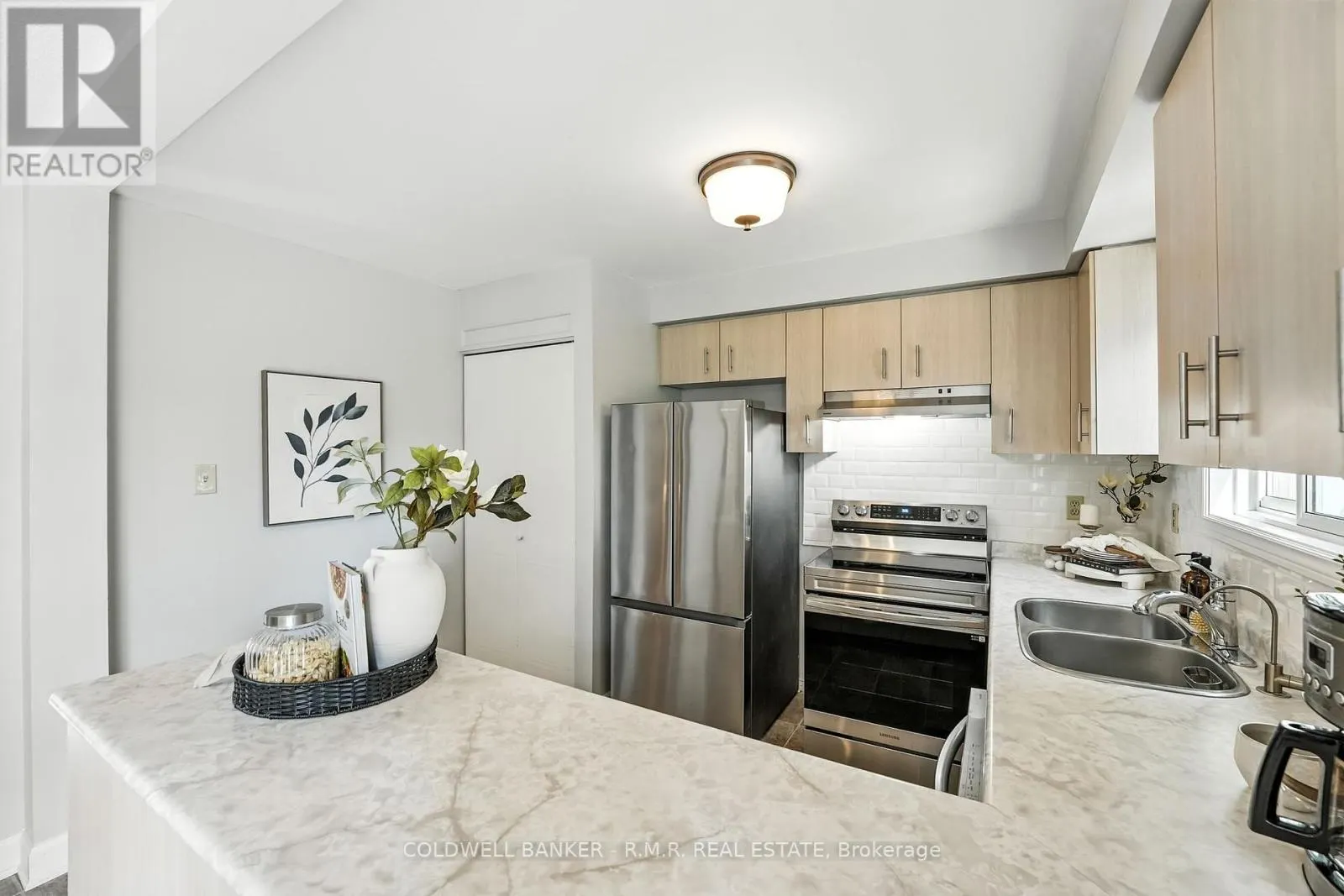 14 - 1801 NICHOL AVENUE, #14