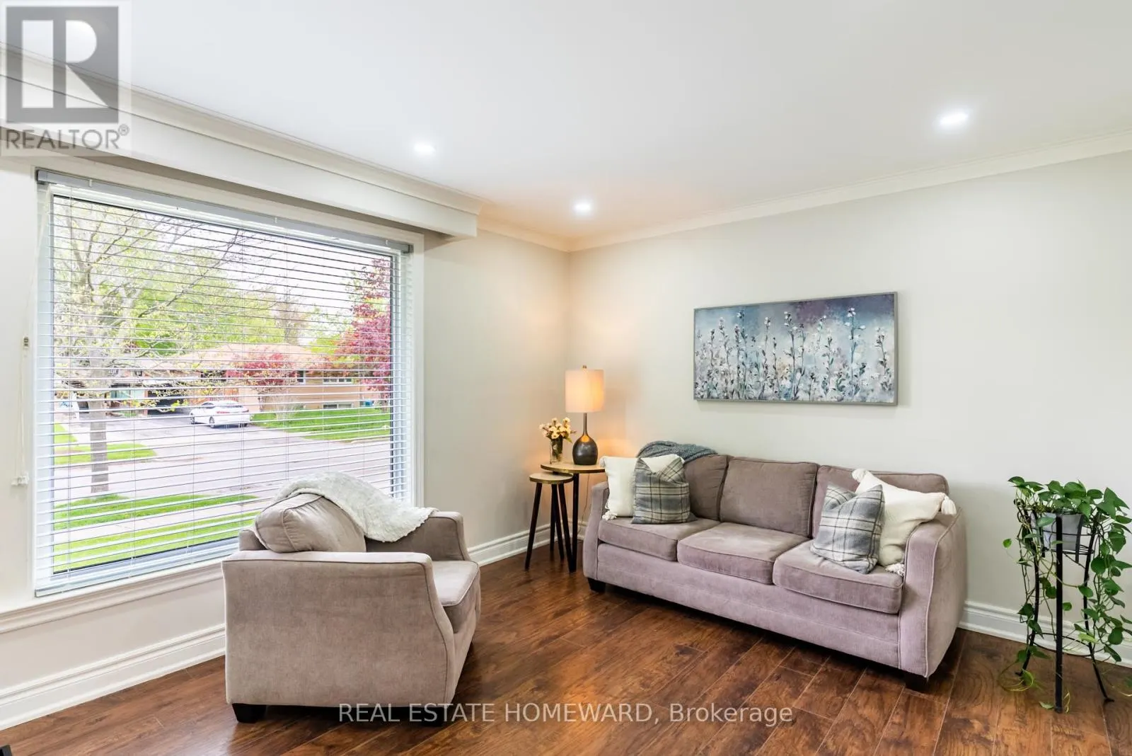 20 WOODGARDEN CRESCENT
