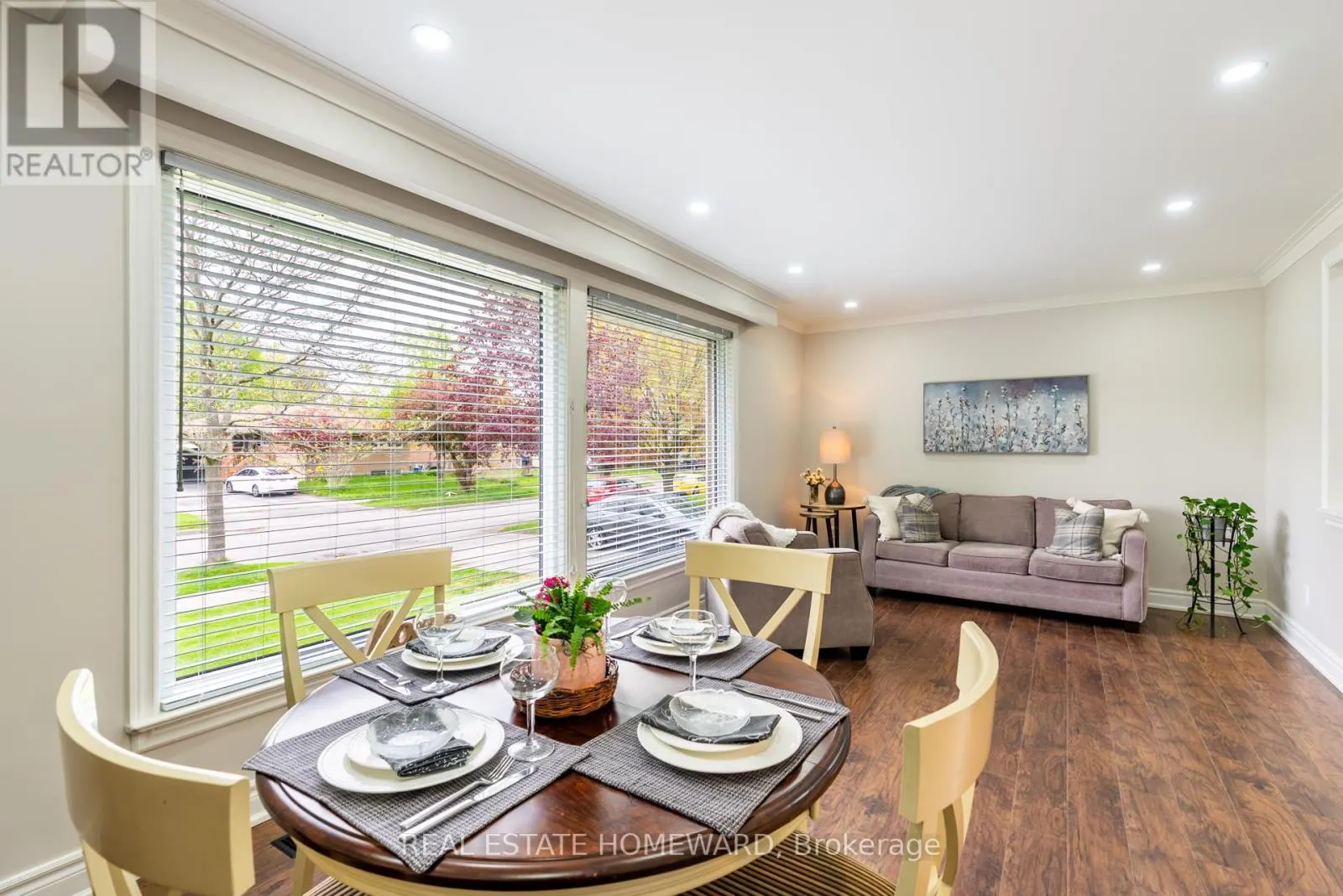 20 WOODGARDEN CRESCENT