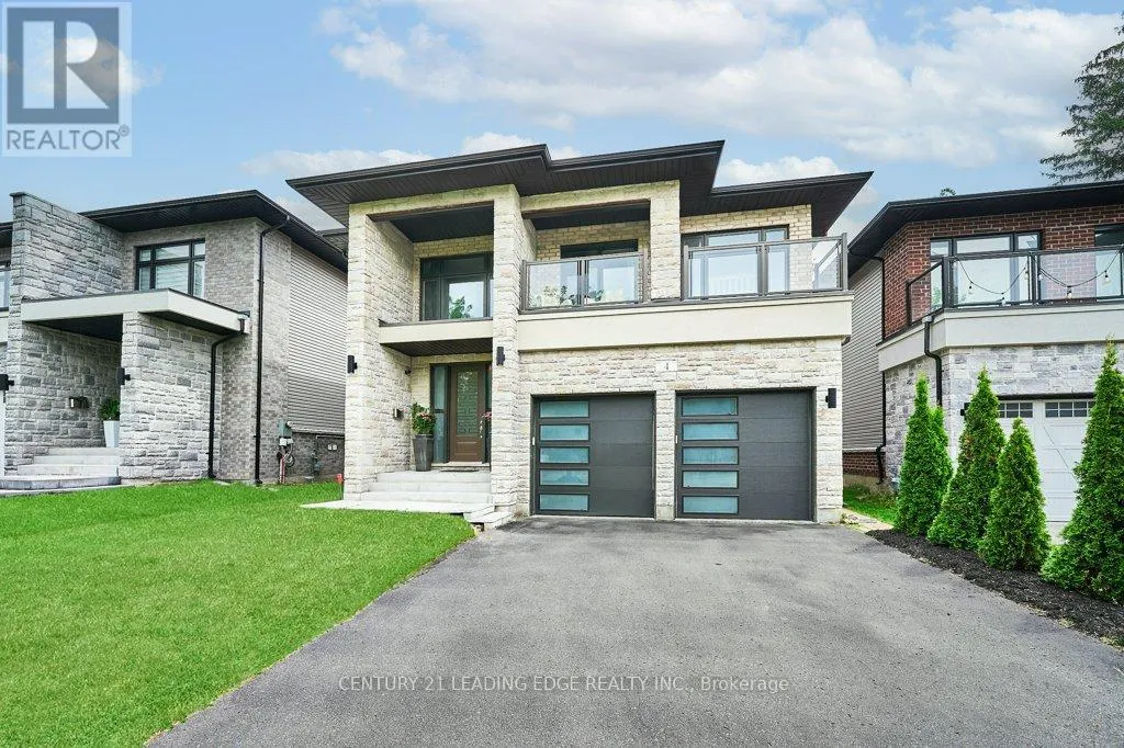 4 MANN STREET