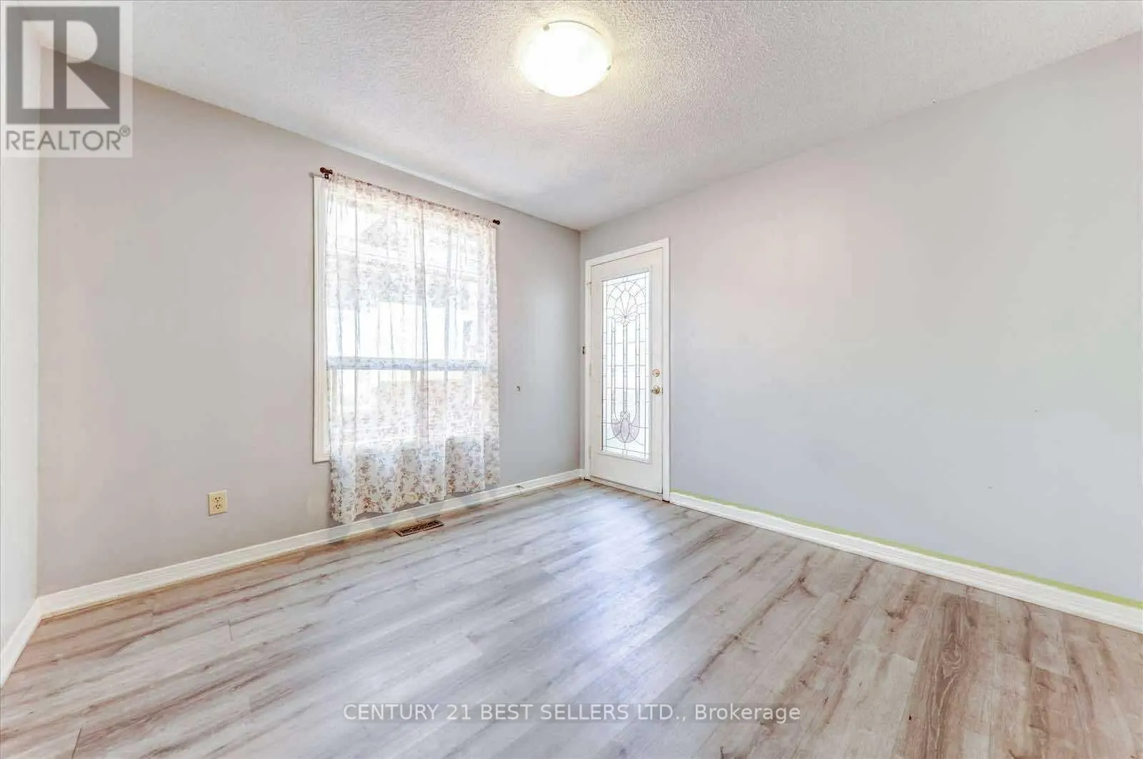 5 HARTSFIELD DRIVE