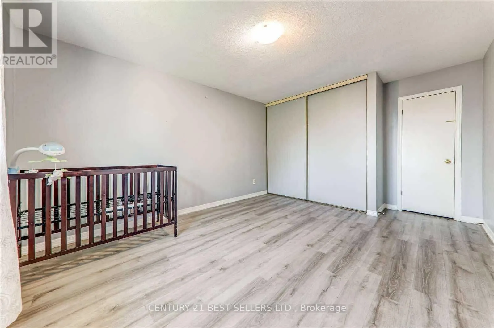 5 HARTSFIELD DRIVE