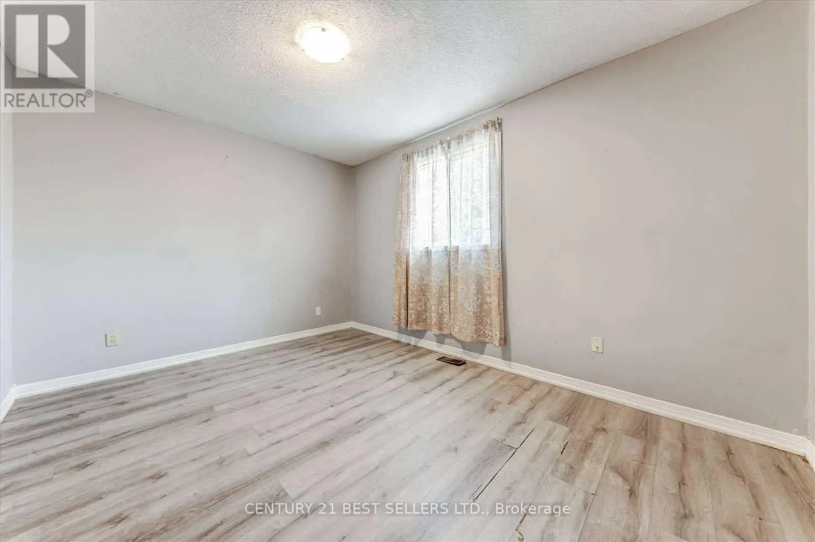 5 HARTSFIELD DRIVE