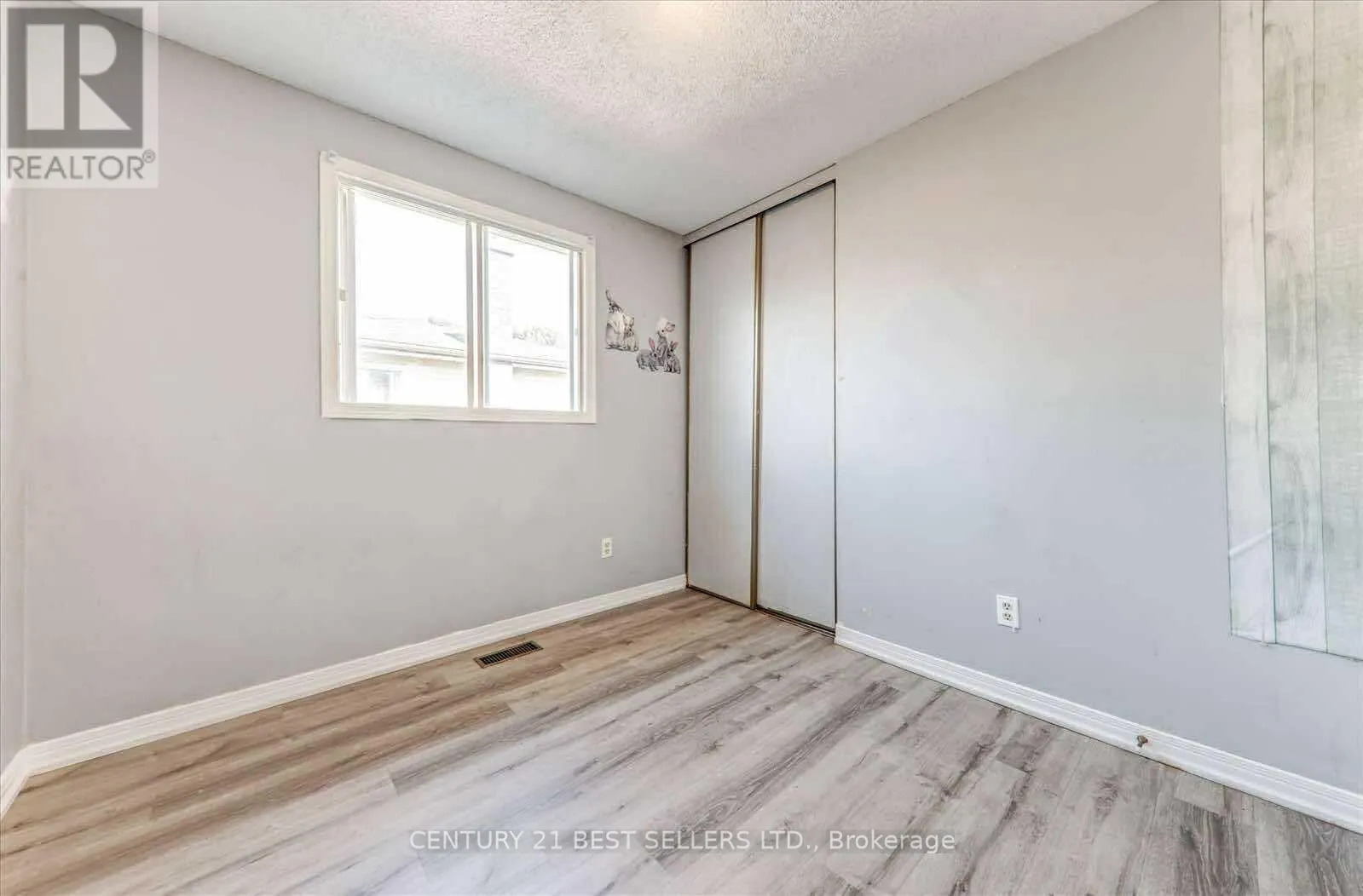 5 HARTSFIELD DRIVE