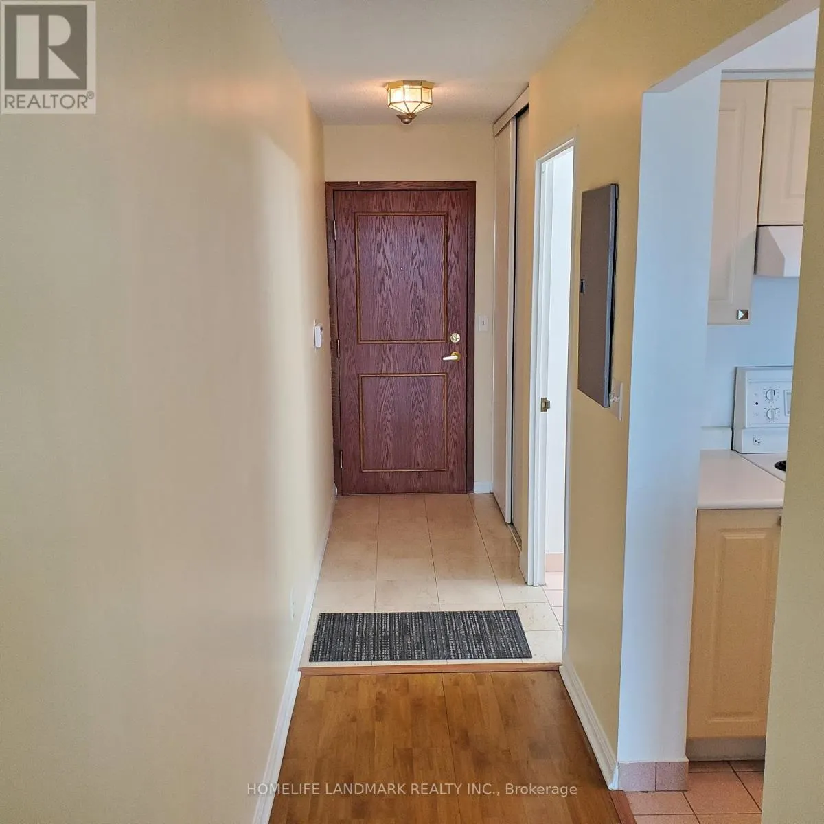 1115 - 8 LEE CENTRE DRIVE