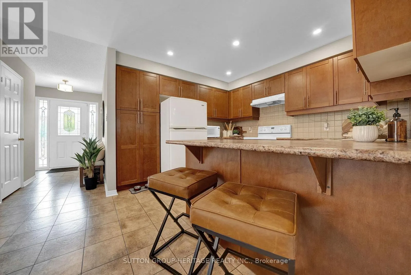 38 - 460 WOODMOUNT DRIVE