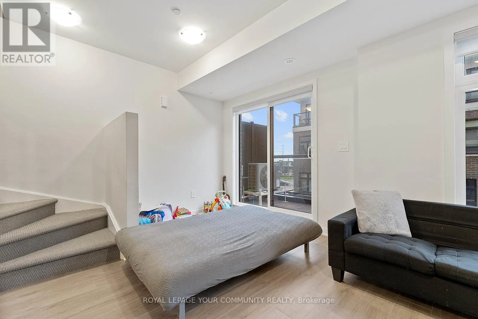 117 - 755 OMEGA DRIVE