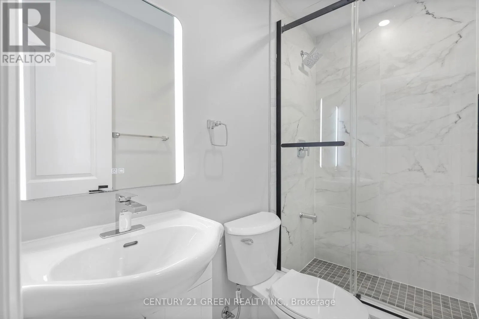 32 BROOKRIDGE DRIVE
