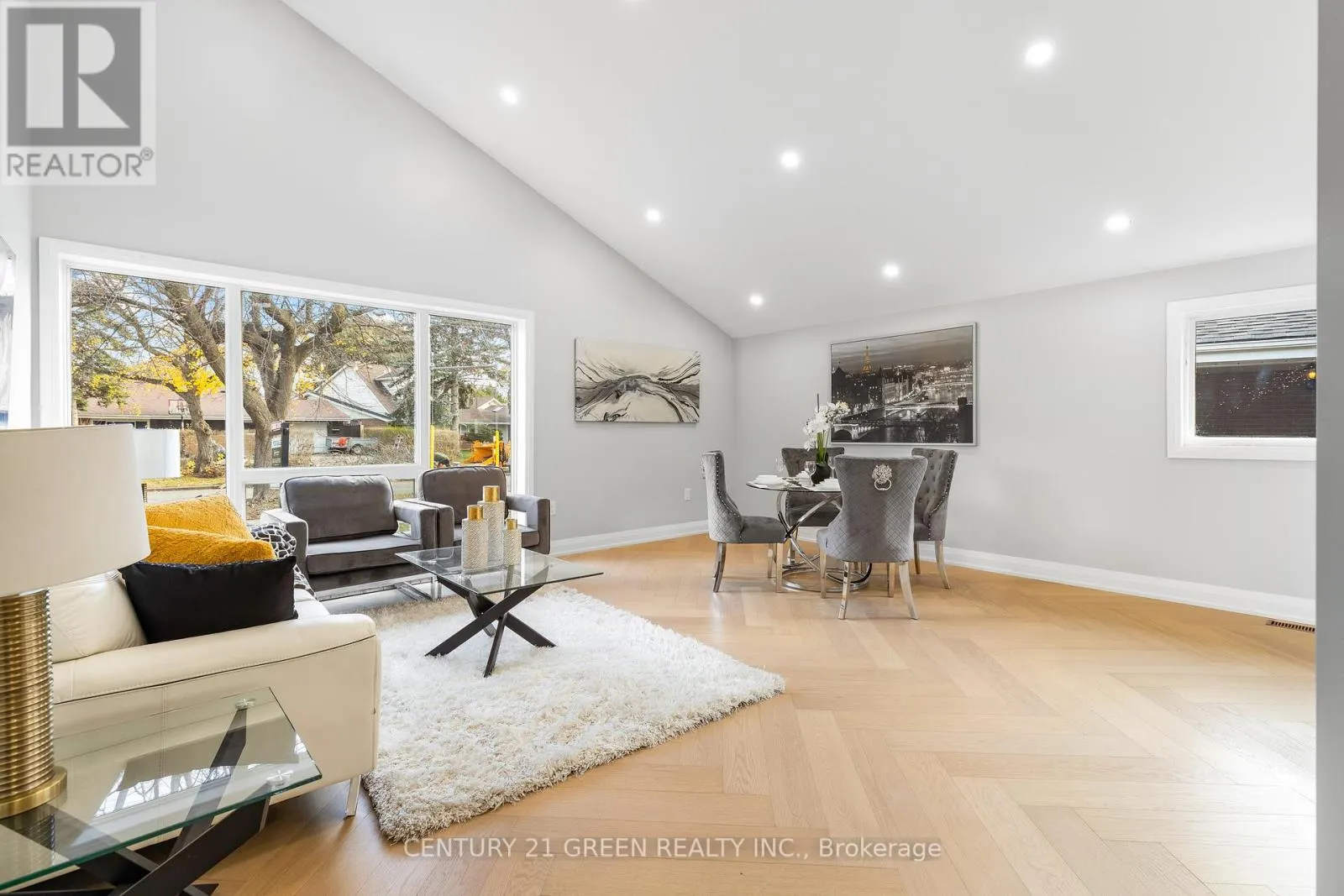 32 BROOKRIDGE DRIVE