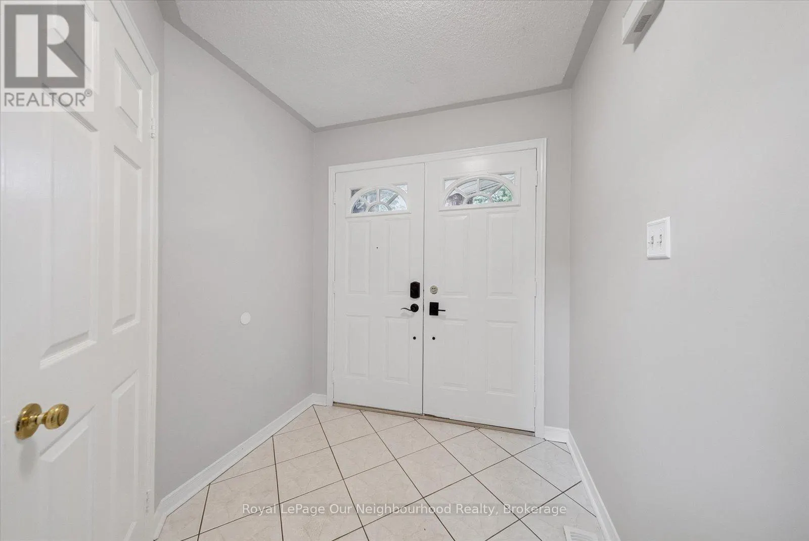 43 RINGWOOD DRIVE