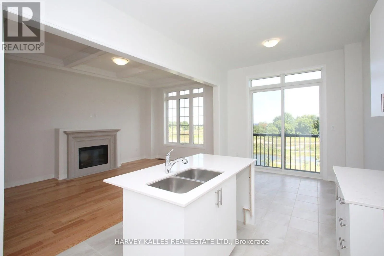 1077 ZIRCON MANOR