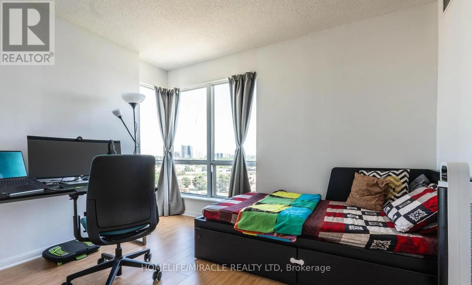 1506 - 1 LEE CENTRE DRIVE