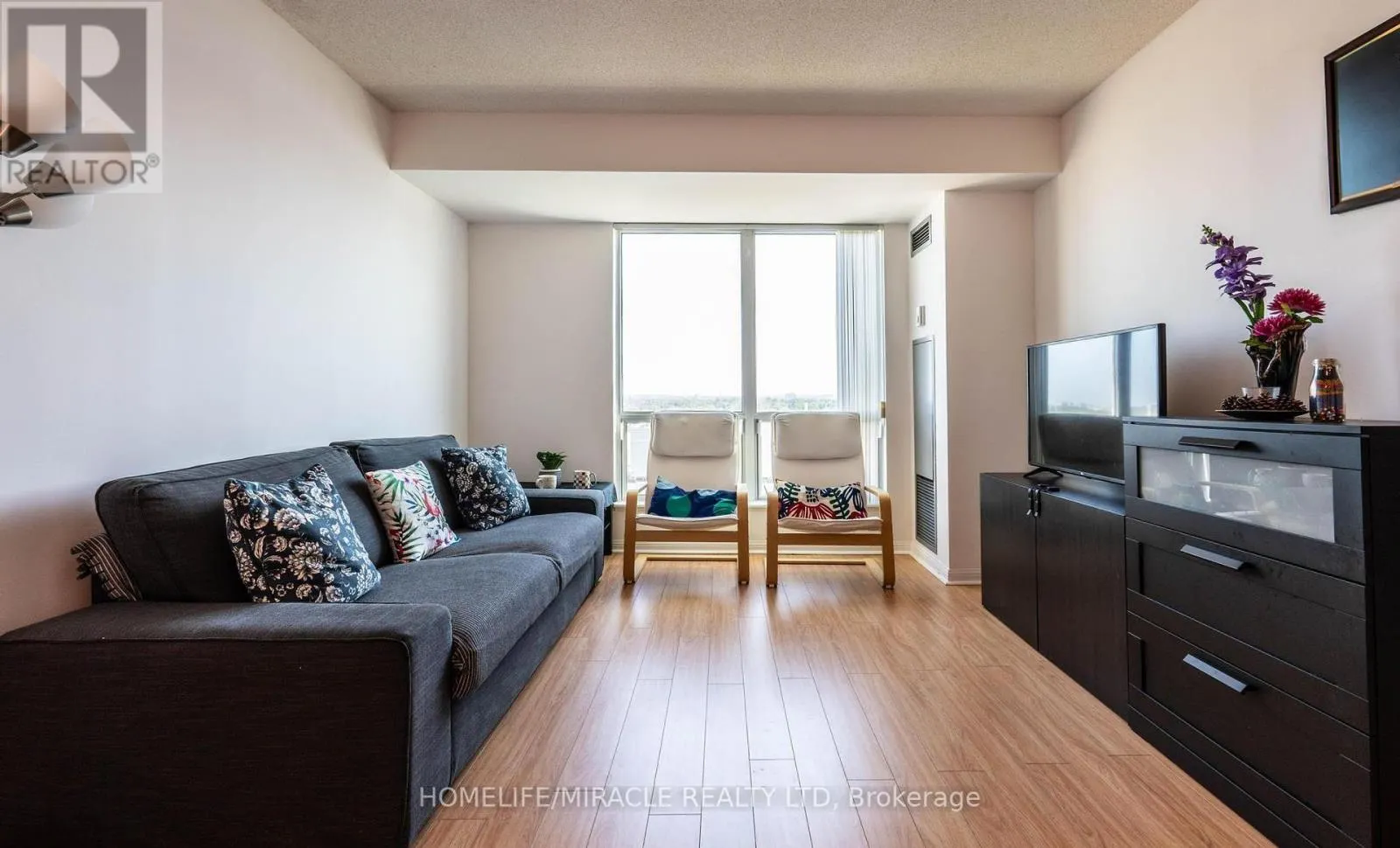 1506 - 1 LEE CENTRE DRIVE
