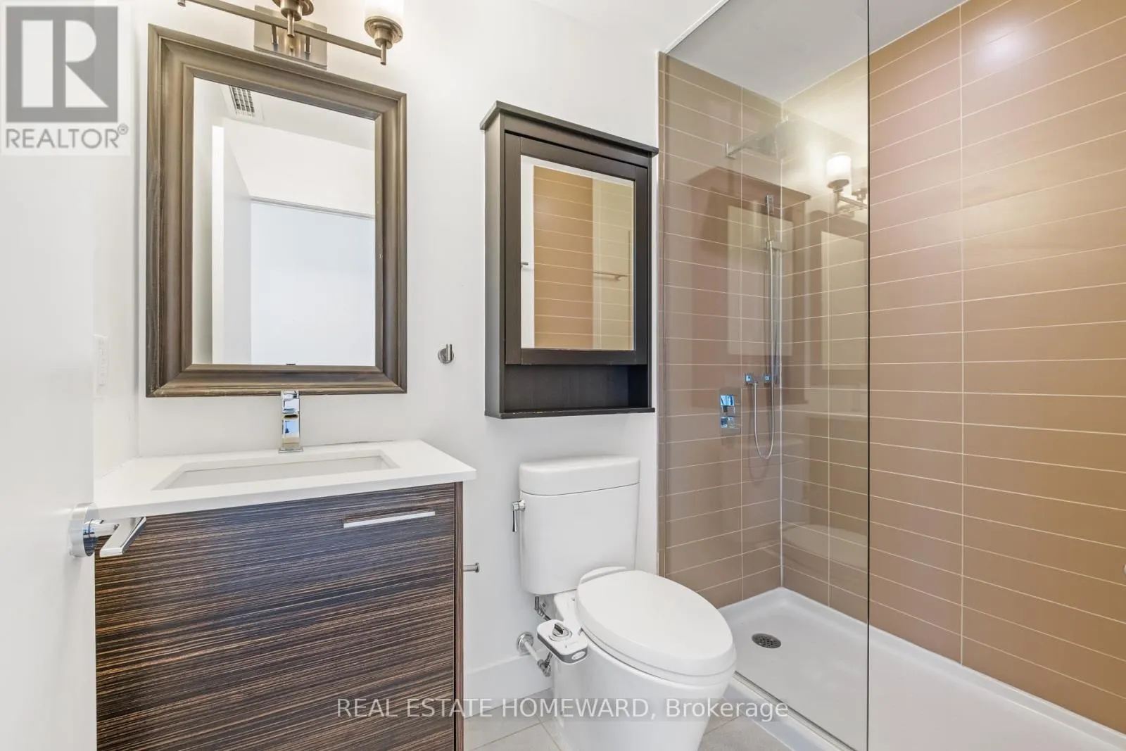 501 - 630 QUEEN STREET E
