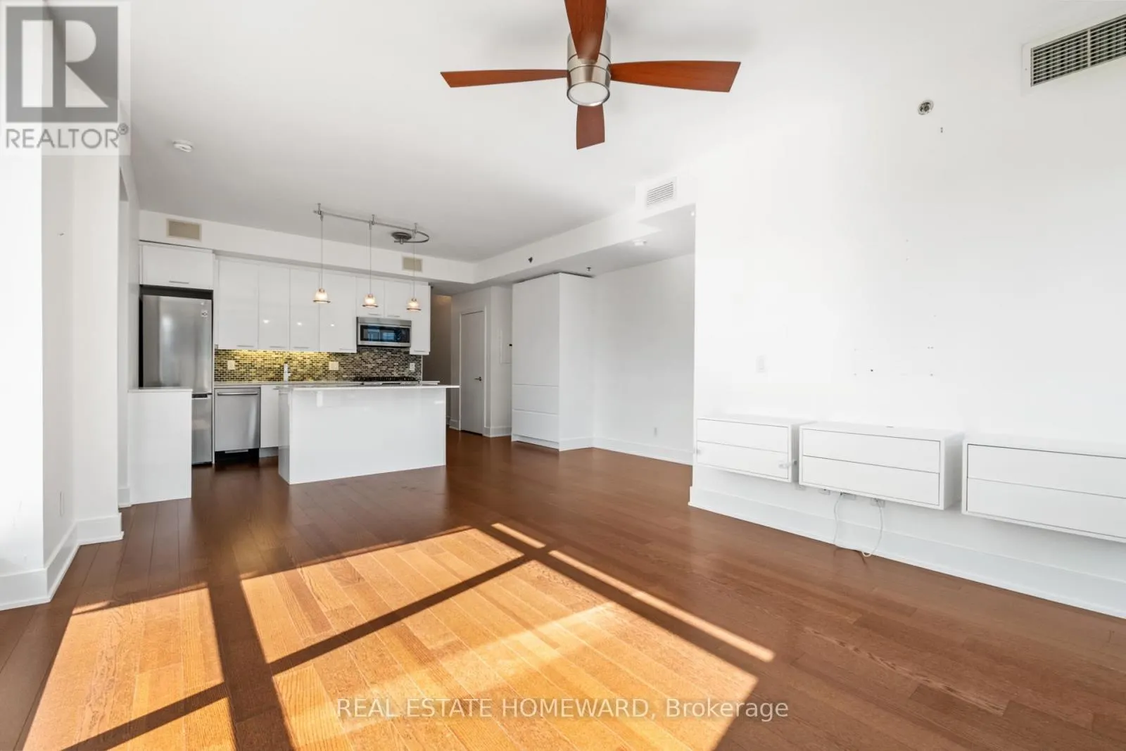 501 - 630 QUEEN STREET E