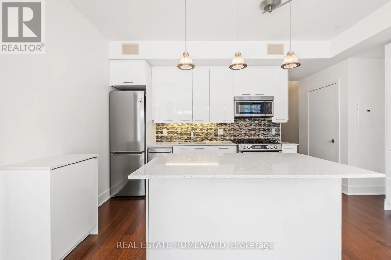 501 - 630 QUEEN STREET E