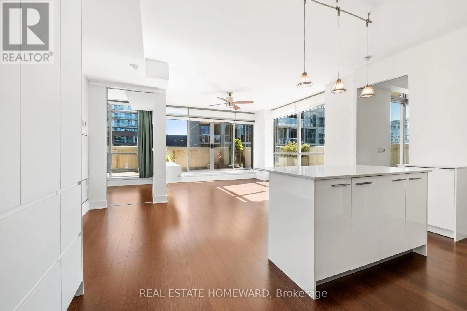 501 - 630 QUEEN STREET E