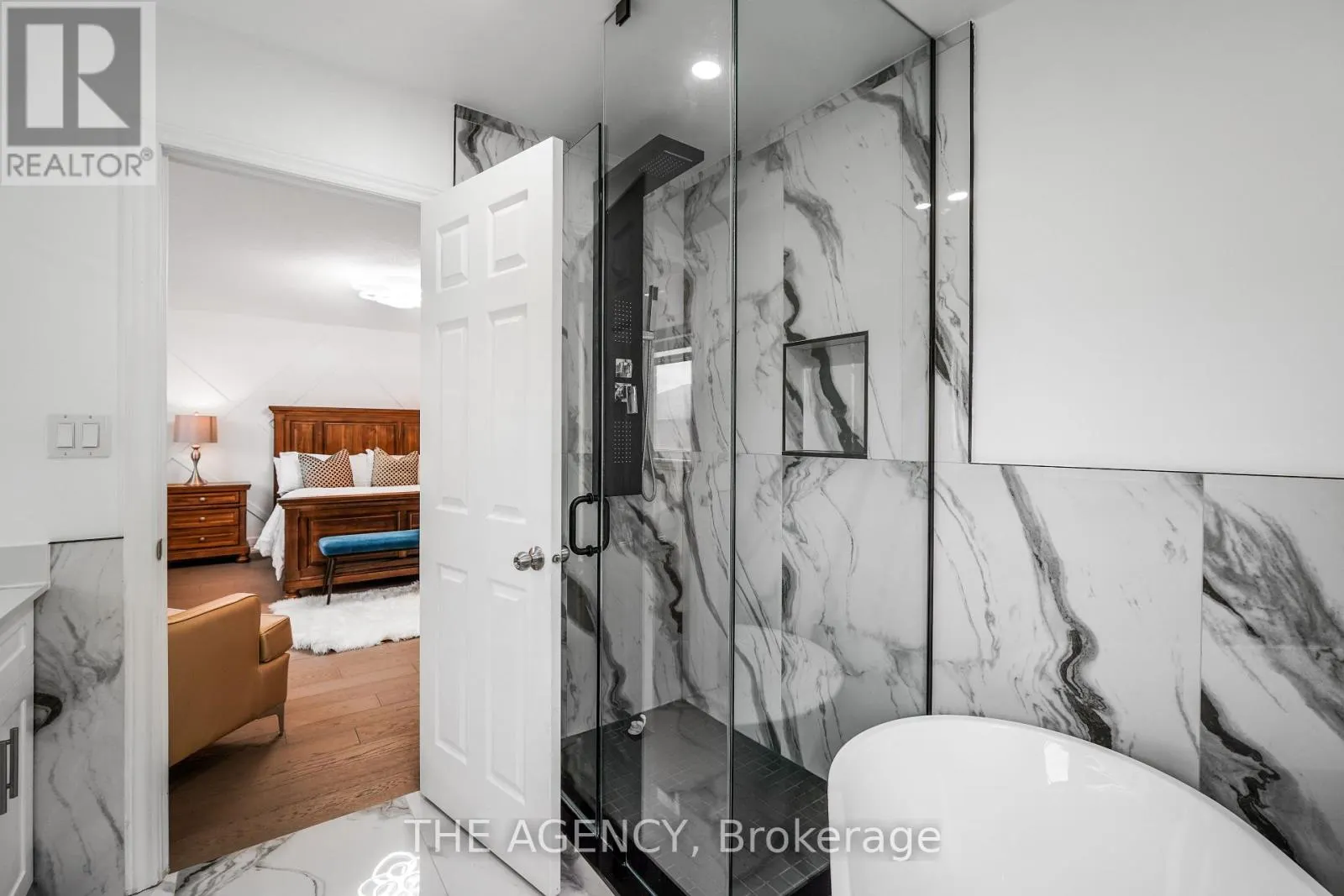 10 MOSES CRESCENT