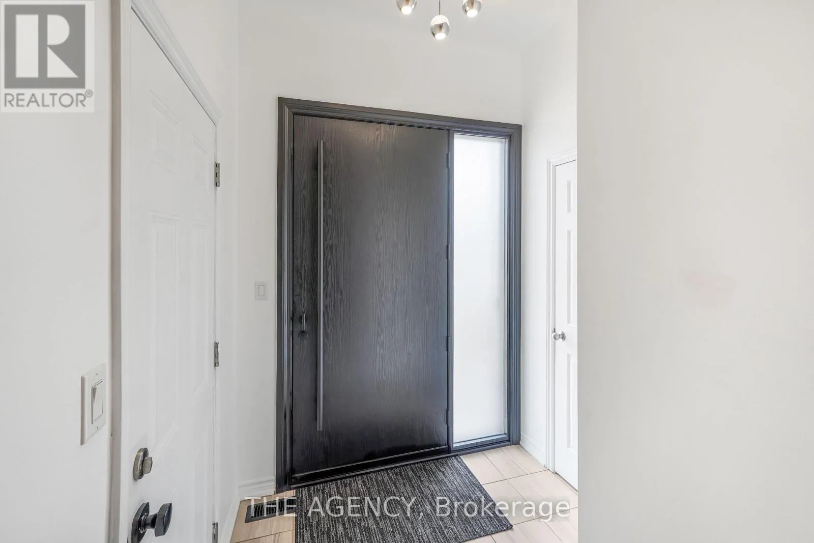 10 MOSES CRESCENT