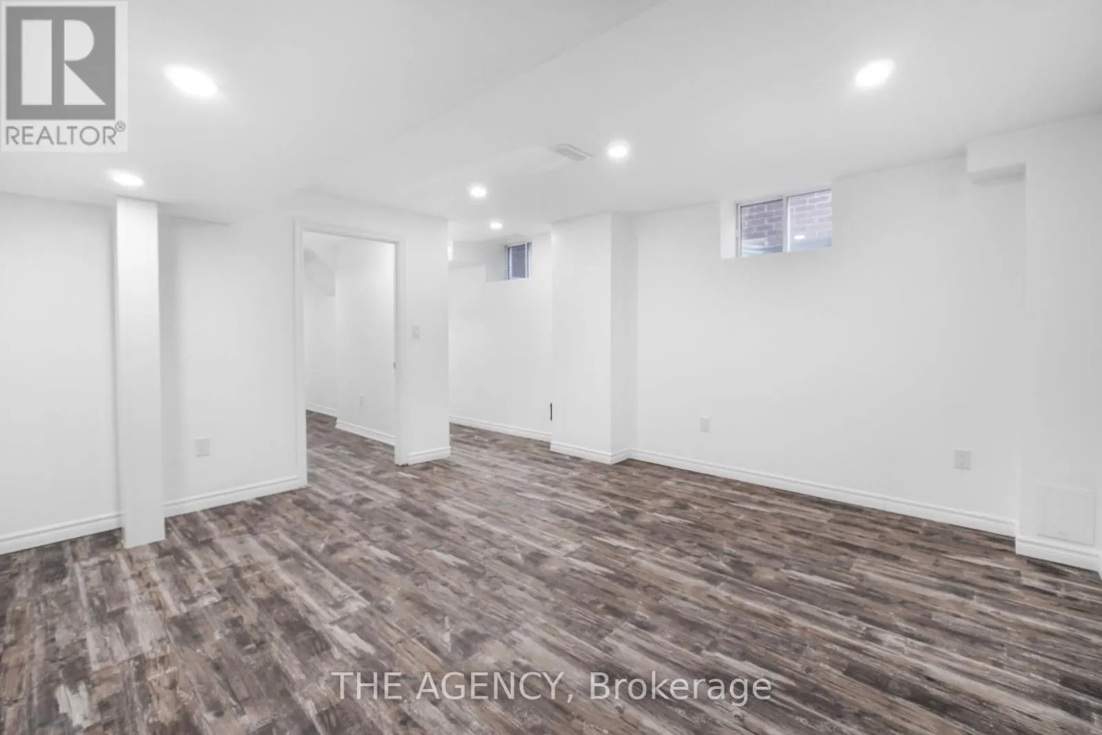 10 MOSES CRESCENT