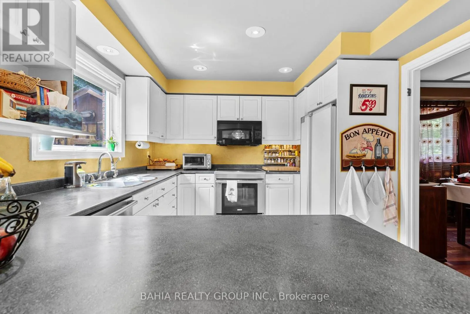 2 TANIS CRESCENT