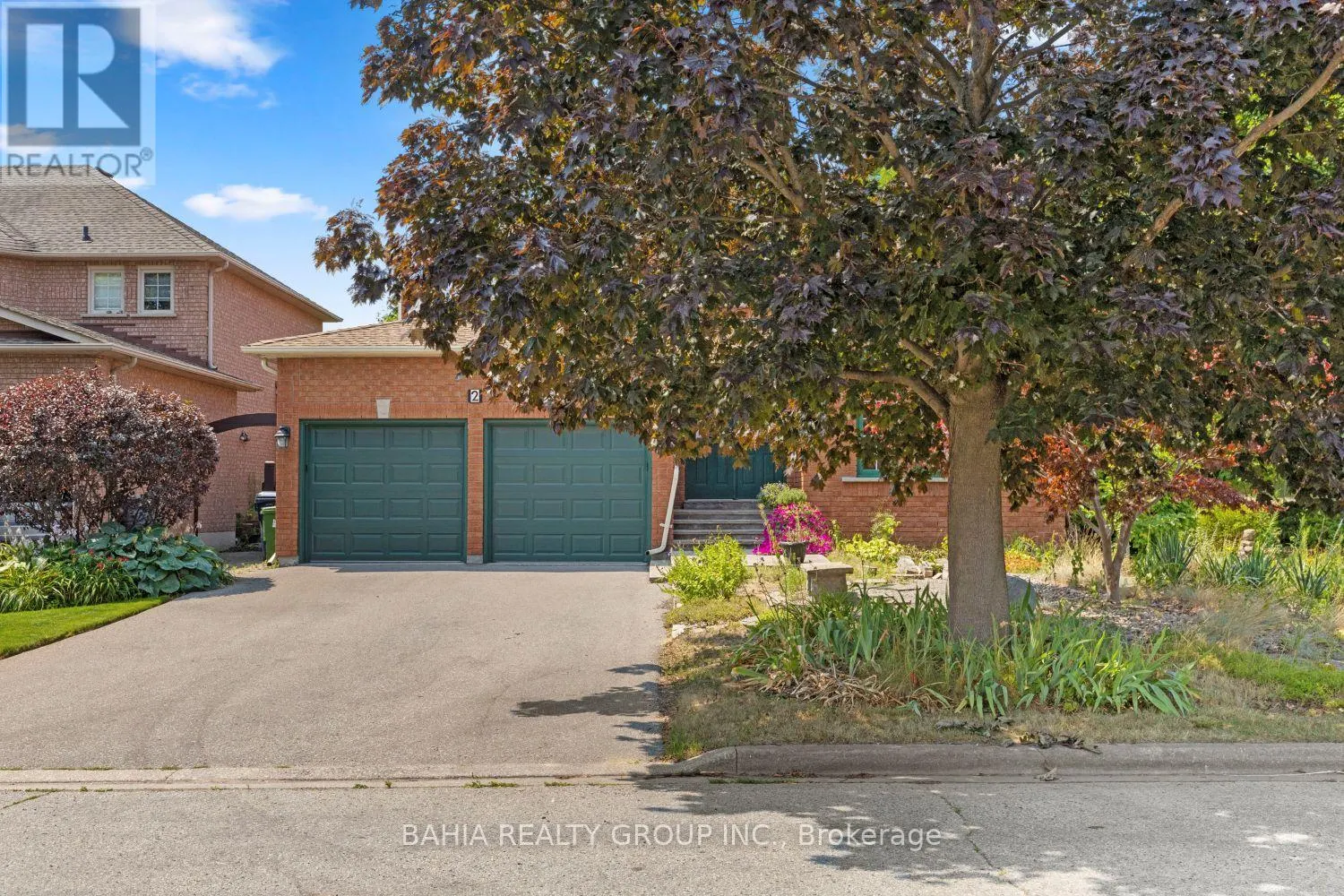 2 TANIS CRESCENT
