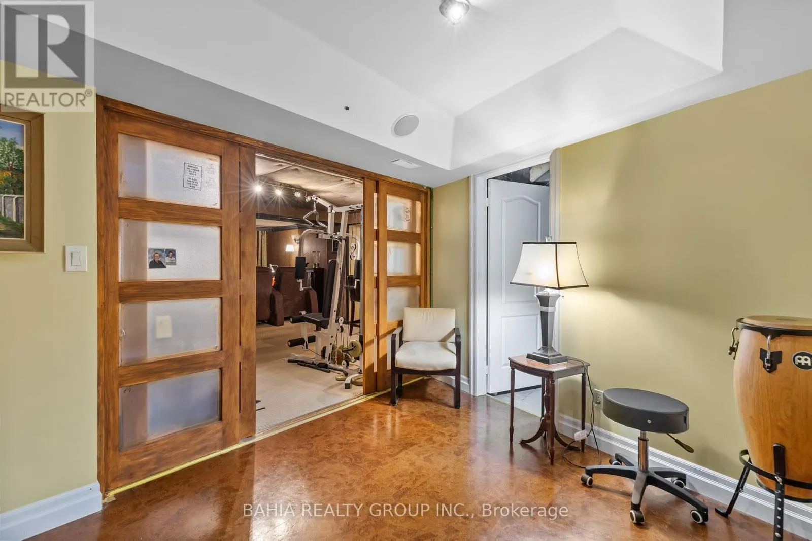 2 TANIS CRESCENT