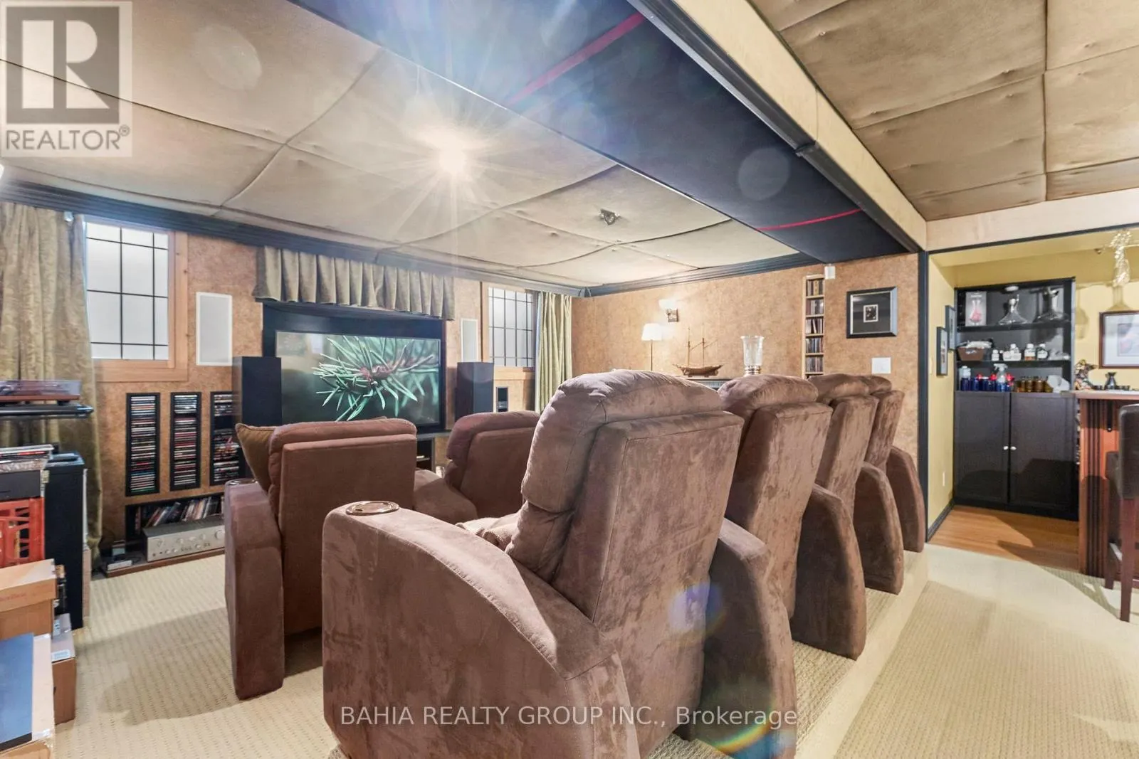 2 TANIS CRESCENT