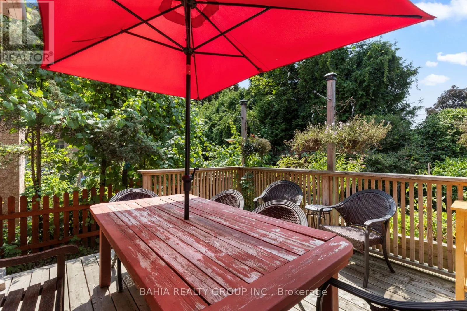 2 TANIS CRESCENT