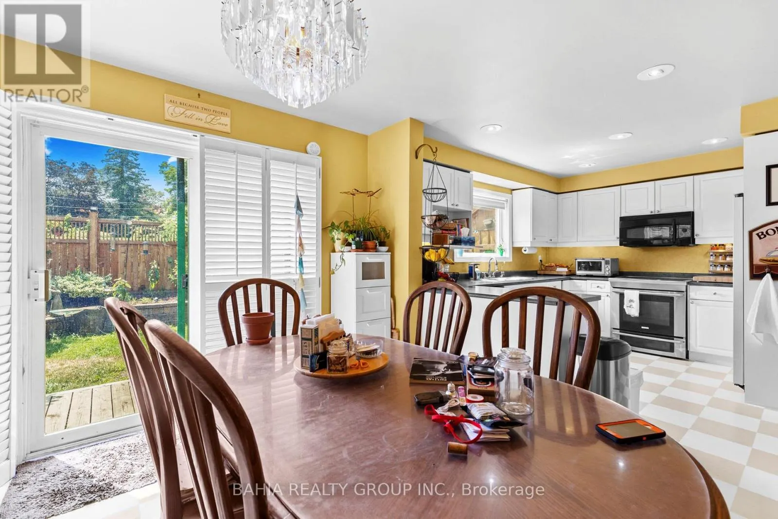 2 TANIS CRESCENT