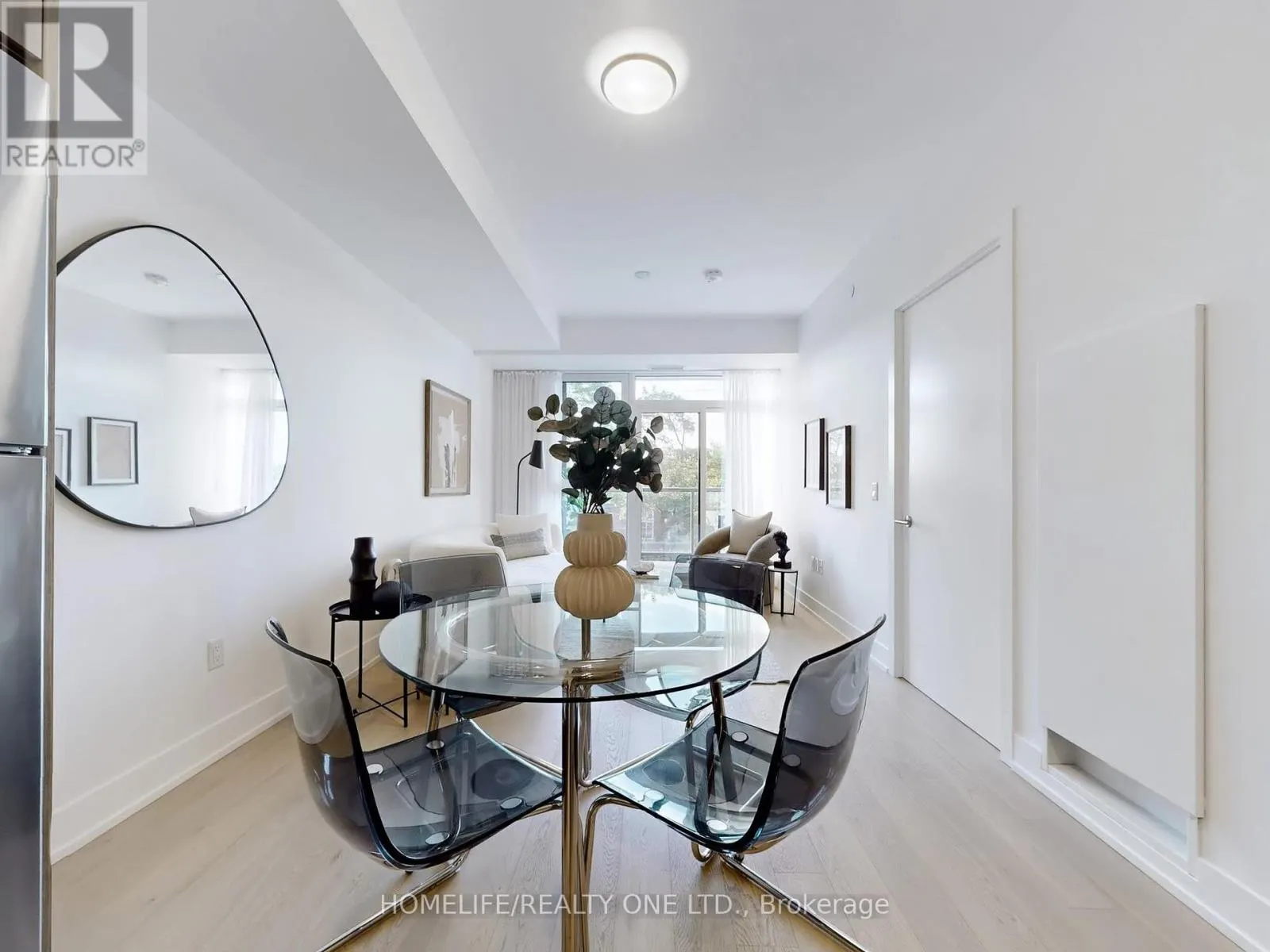 402 - 1331 QUEEN STREET E
