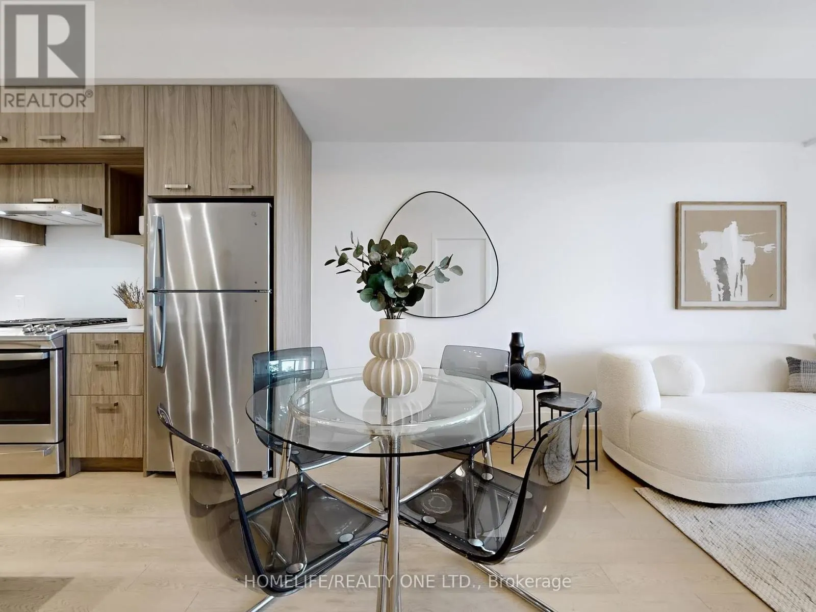 402 - 1331 QUEEN STREET E