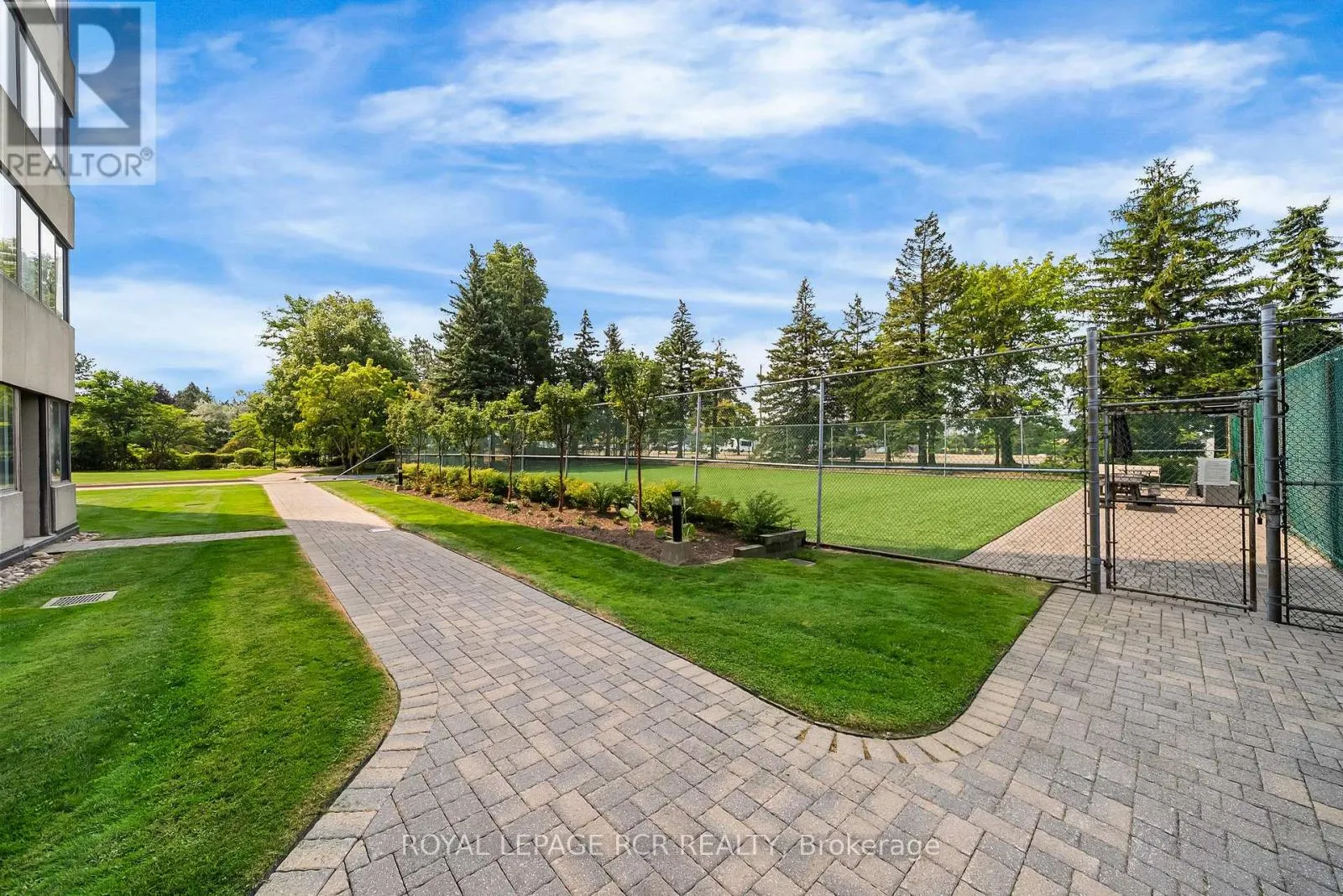 1402 - 2350 BRIDLETOWNE CIRCLE