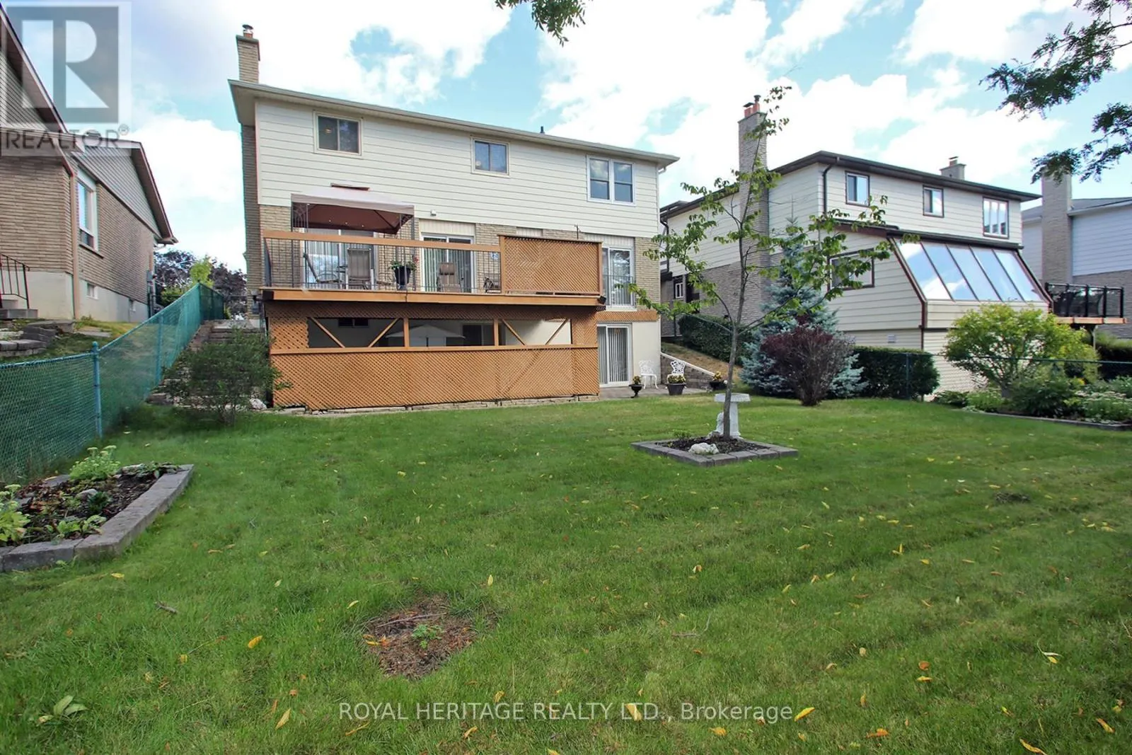 566 CREEKVIEW CIRCLE