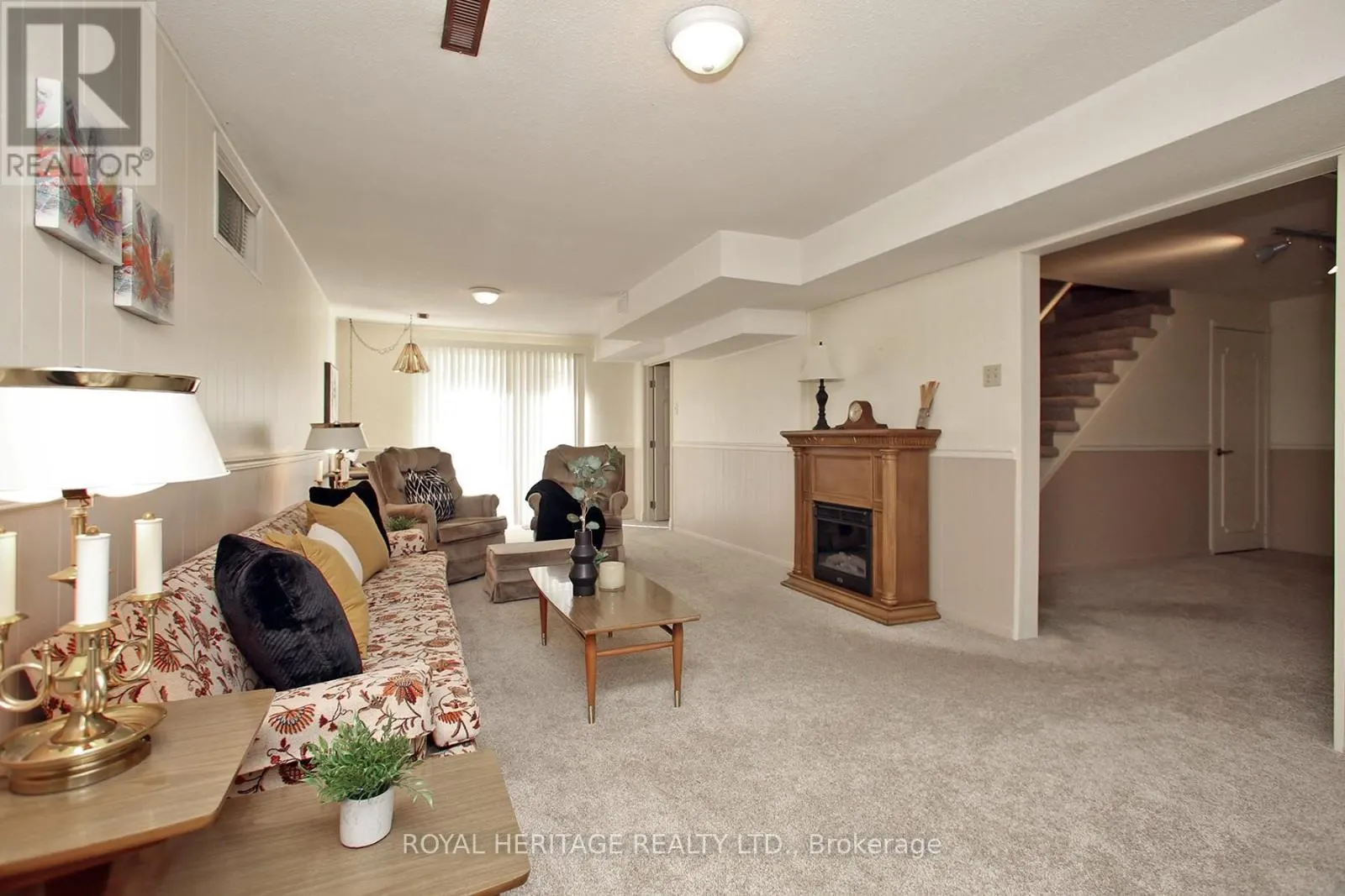 566 CREEKVIEW CIRCLE