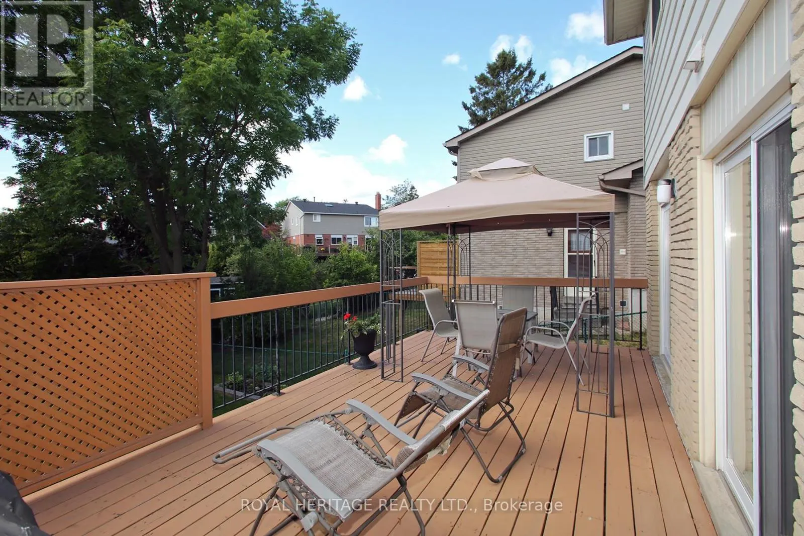 566 CREEKVIEW CIRCLE