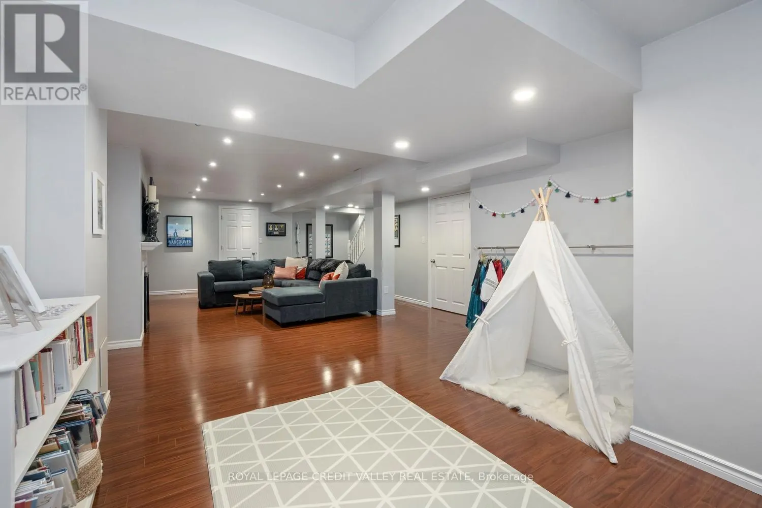 1789 BADGLEY DRIVE