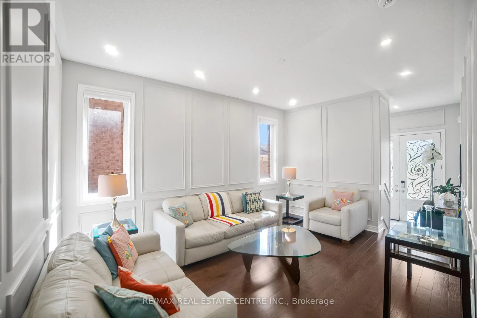 1106 CACTUS CRESCENT