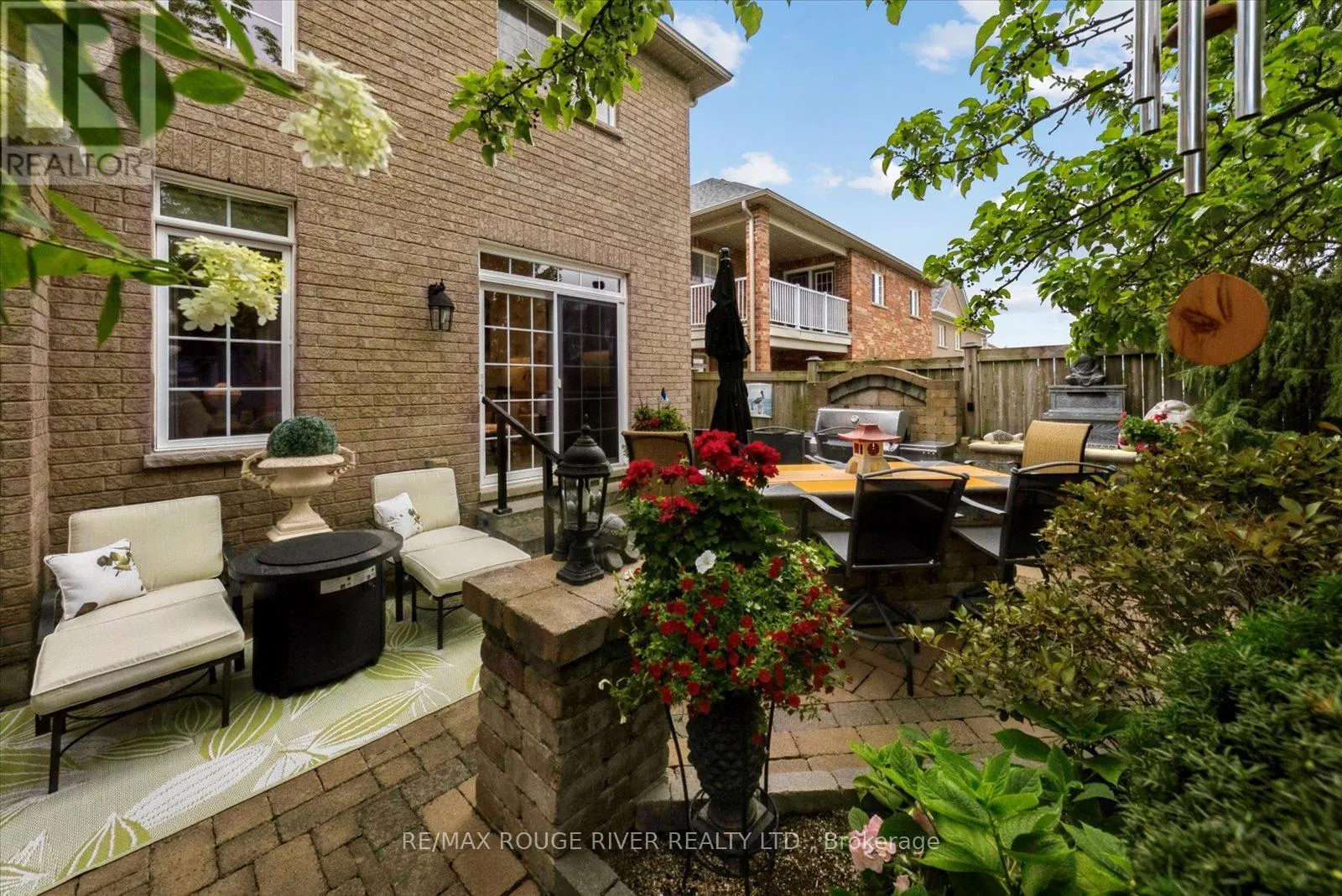 934 RED DEER AVENUE