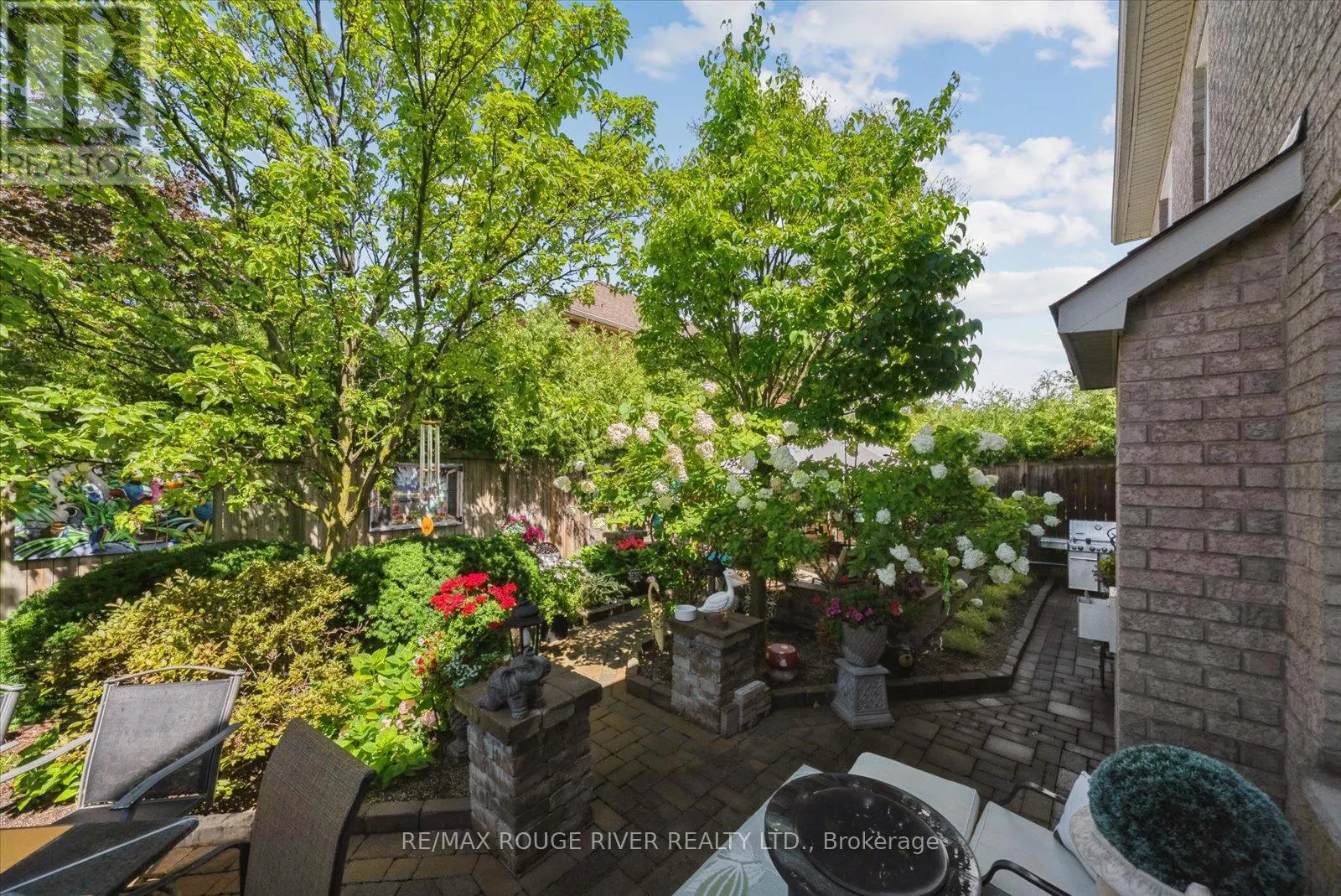 934 RED DEER AVENUE